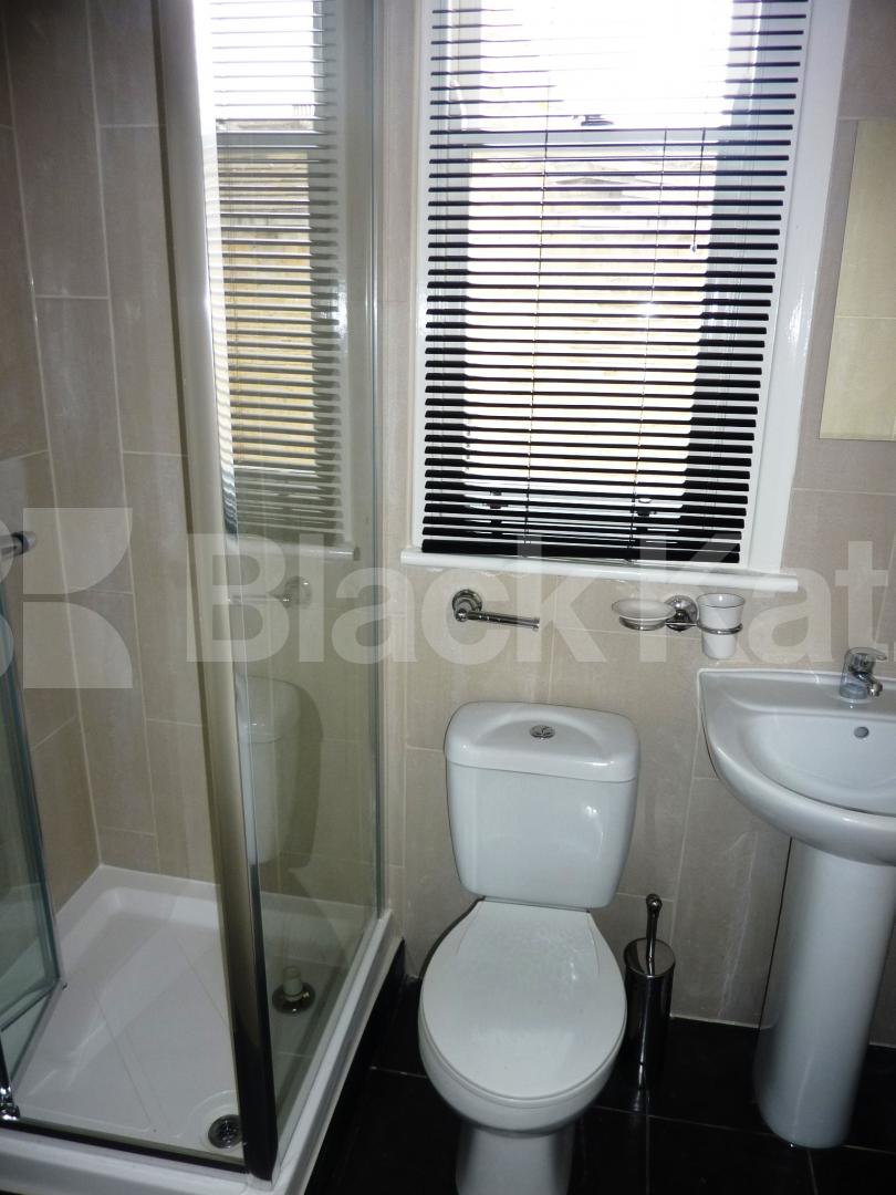 			RENT INCLUSIVE OF BILLS!, Studio Apartment, 1 bath, 1 reception Flat			 Chuchway, EUSTON